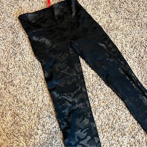 SPANX Black Leggings with Shiny Texture and High-Rise Waistband
